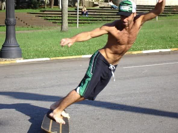 Longboard kickback